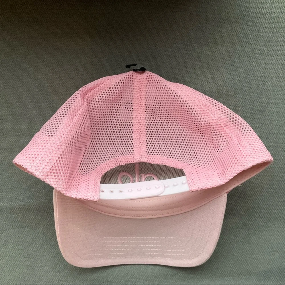 Alo Yoga District Trucker Hat Powder Pink